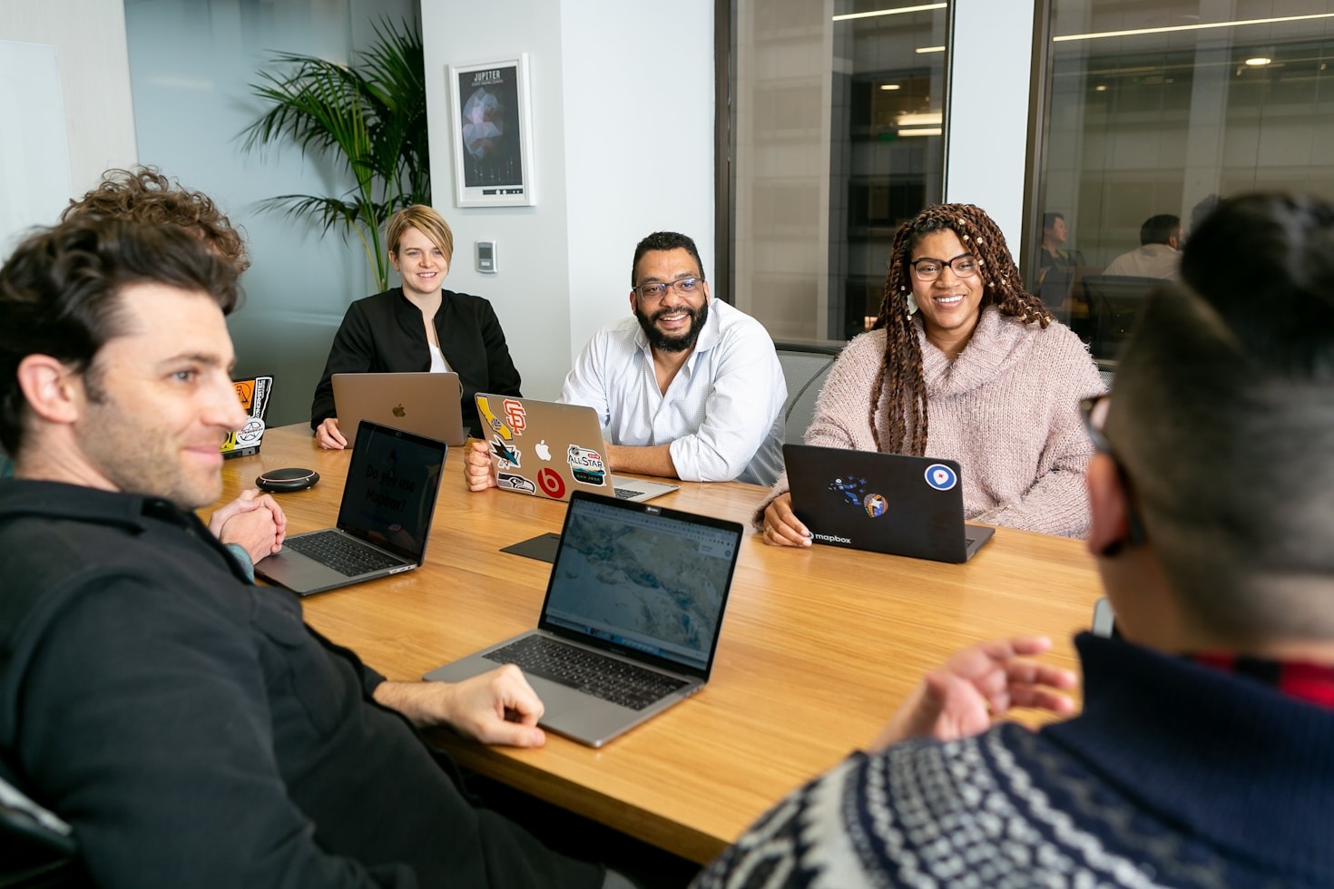 How AI Enhances Human Insight In Business